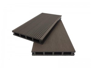 Tradycyjny taras wpc pusty 4 kwadratowe otwory o płaskiej powierzchni 160x25mm dobre działanie antykorozyjne na zewnątrz